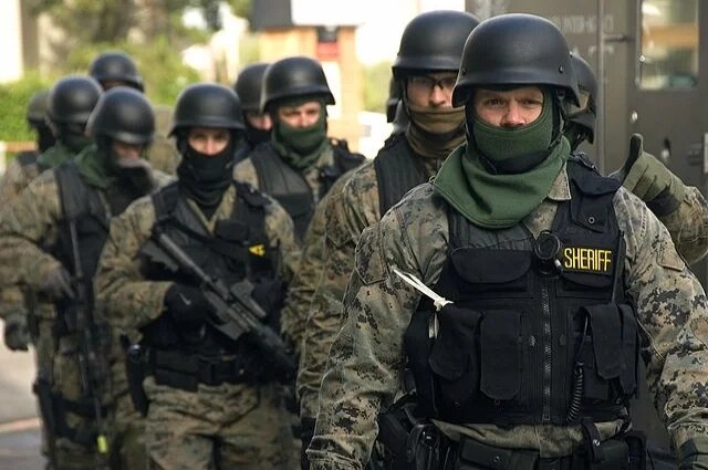    Что значит сватнуть?