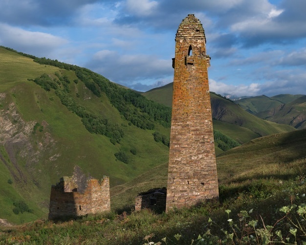 Боевая башня селения Гимар в Чечне (Итум-Калинский район).