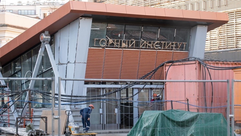    Строительство станции метро "Горный интститут". Автор фото: Ермохин Сергей