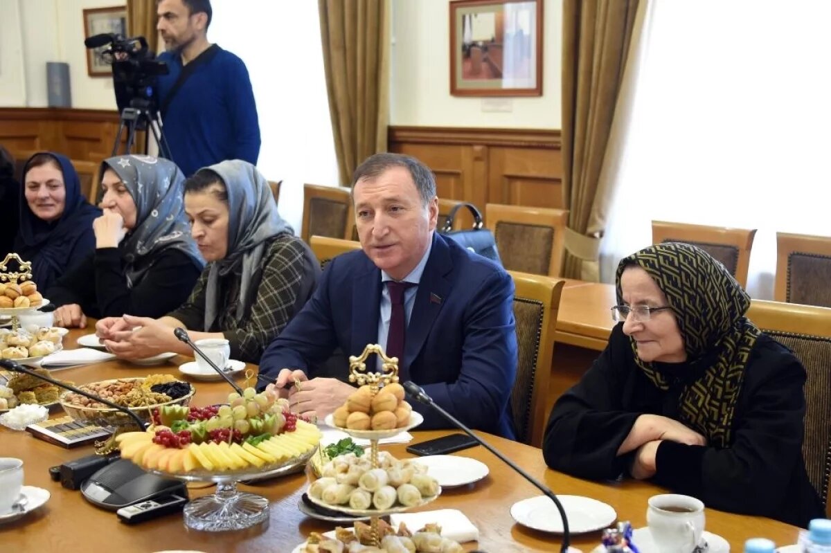    Спикер парламента Дагестана предложил установить памятник матери