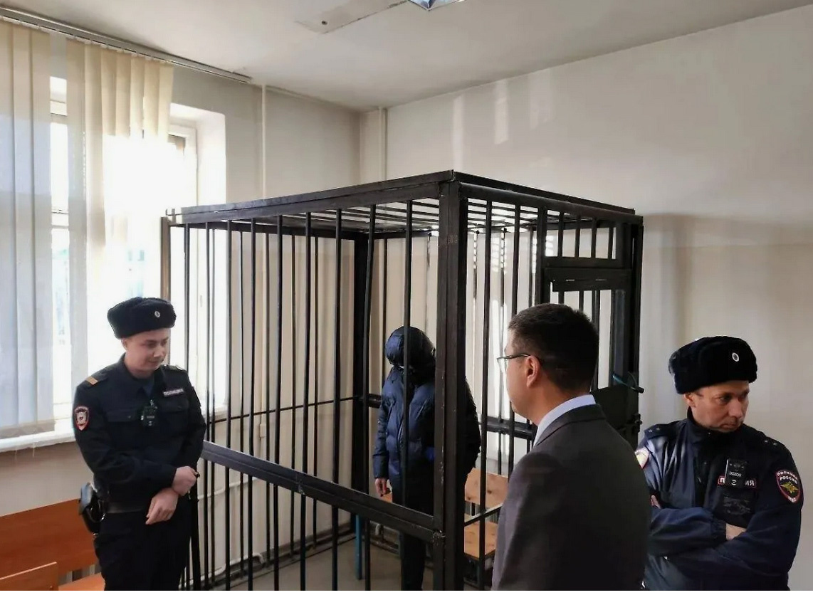 Священник Даниил Сидоров в зале суда