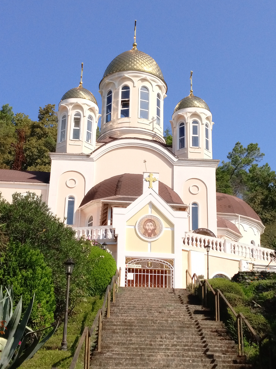 Храм Сергия Радонежского в Дагомысе.
