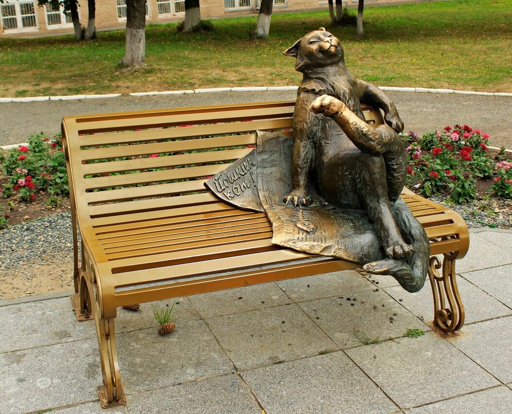 Всякий, кто оказывается рядом с Йошкиным котом, сможет зарядиться удачей и загадать желание. О задуманном сообщите на ухо, а затем потрите лапу или нос. И обязательно сфотографируйтесь с местным любимцем. Фото: Виктор Фисунов / Яндекс Карты