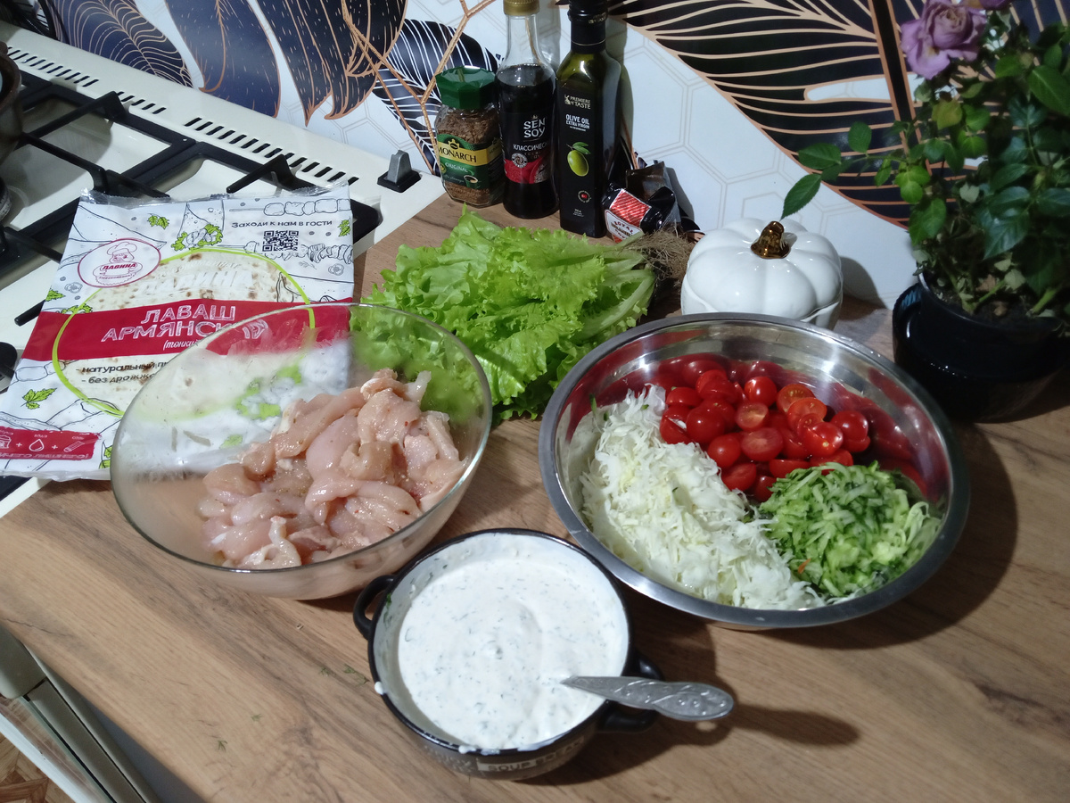 Лаваш брал в "Магните у дома" обратите внимание на его размер. Это важно!