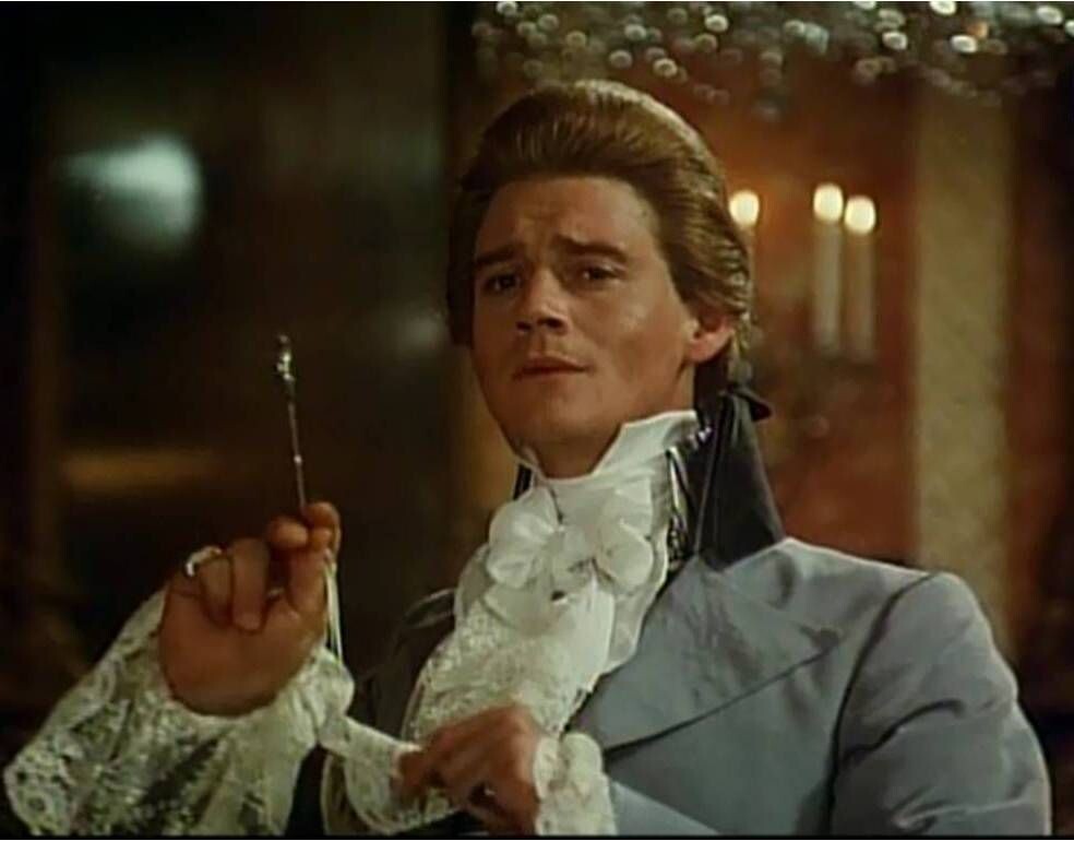 "Алый первоцвет"