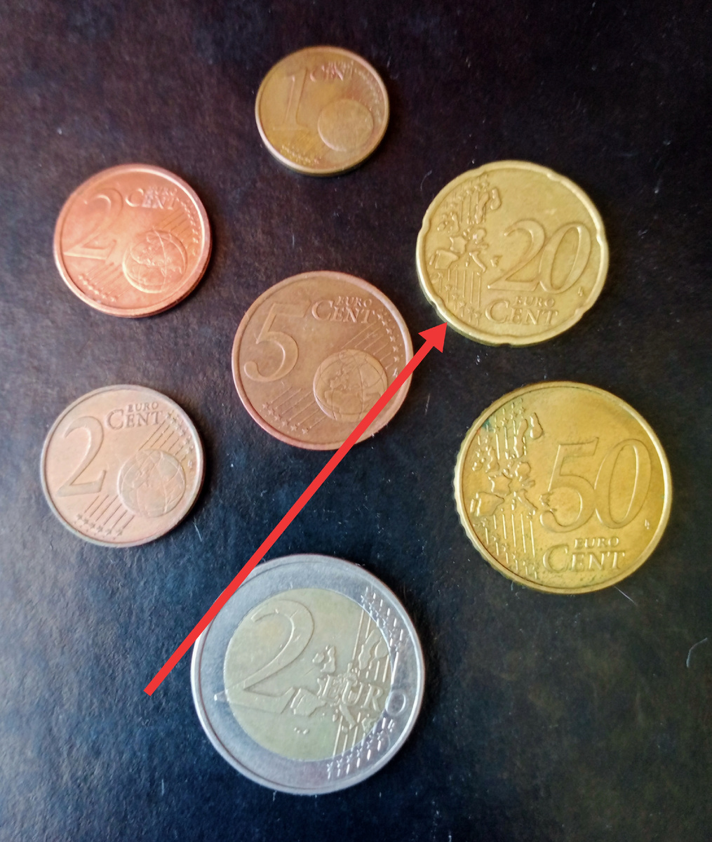 Евро и евро центы.