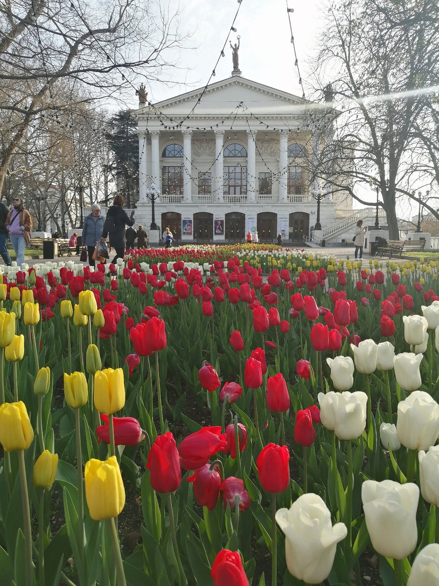 Театр Луначарского в Севастополе 