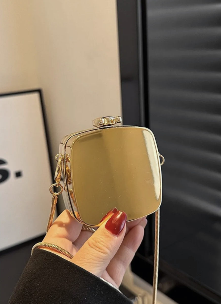 Сумка в стиле бренда