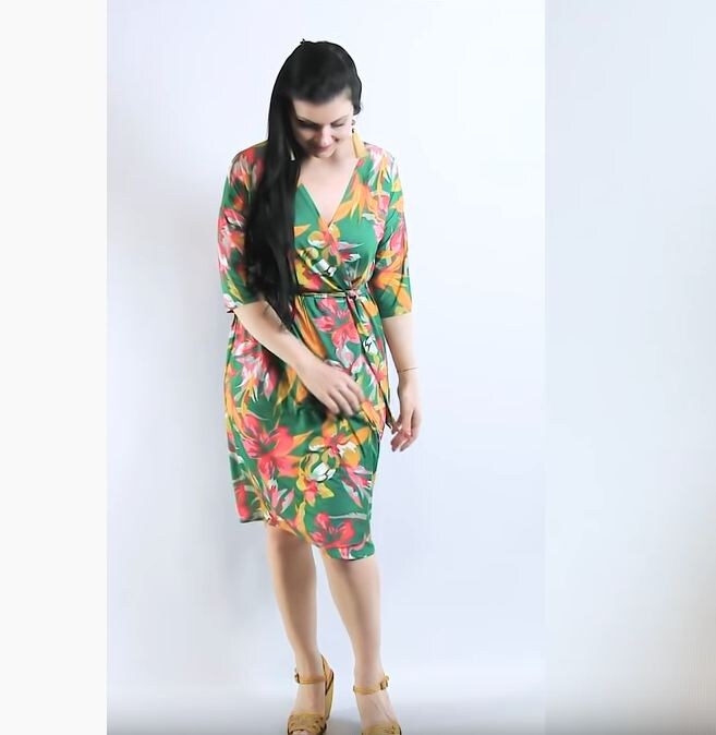    Халат своими руками от Плаття-терапія   
Источник: Скриншот из видео