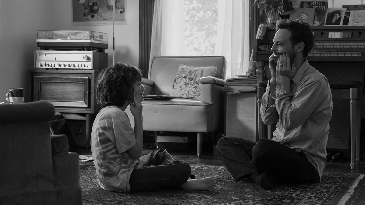 Кадр из фильма "Камон Камон"