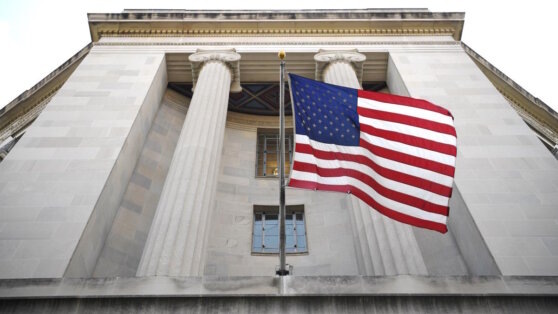    Минюст США закрыл уголовные дела в отношении Трампа Андрей Галкин