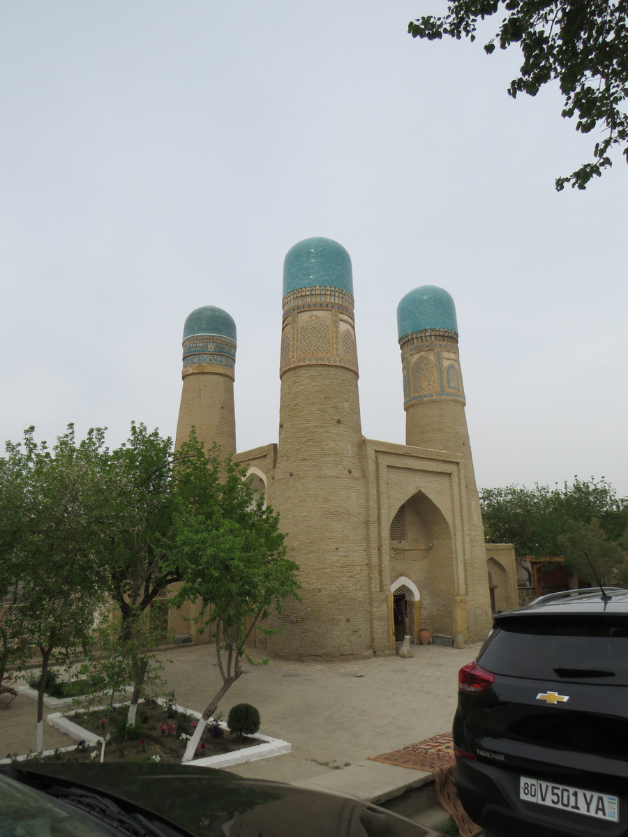 Медресе Чор Минор в Бухаре