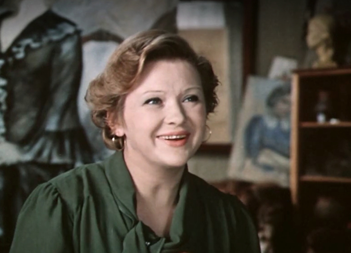 Кадр из кинофильма "По семейным обстоятельствам", 1977 г., режиссер Алексей Коренев, сценарист Валентин Азерников, композитор Эдуард Колмановский (скриншот) 