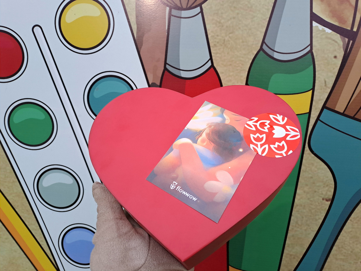 Это моя пятая доставка. В коробке клубника в шоколаде.