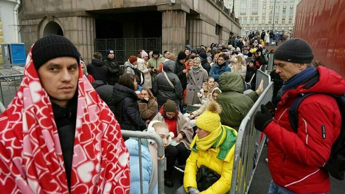 Прошлогодняя очередь в Большой за билетами на балет "Щелкунчик". Фото: Александр Авилов / АГН Москва