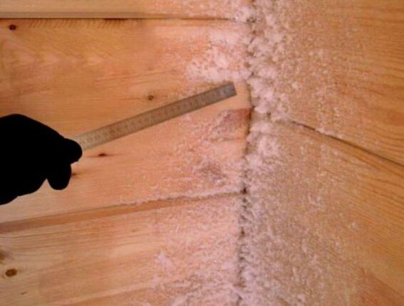 В не утепоенном доме из бруса зимой бывает очень холодно