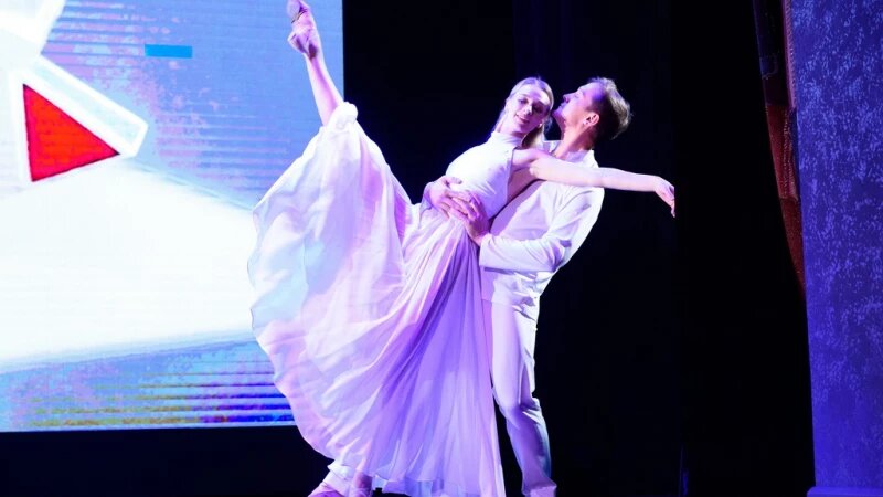     В Барнауле наградили победителей конкурсов «Лучший алтайский товар», «Лучшая услуга года» и «100 лучших товаров России». 2024 год. Дмитрий Лямзин