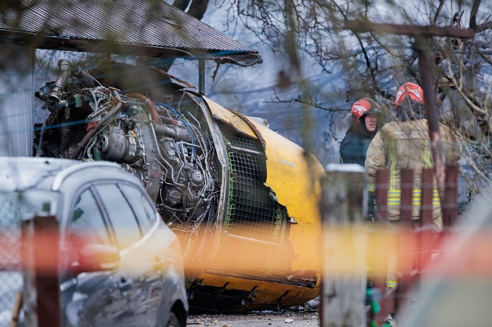 Остаток двигателя самолёта.  фото: картинки яндекса. 