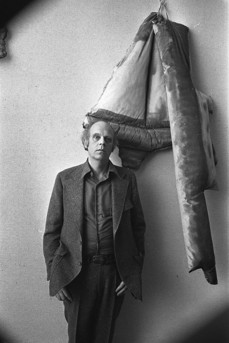 ▪️Клас Олденбург в Городском музее Амстердама, 1970.