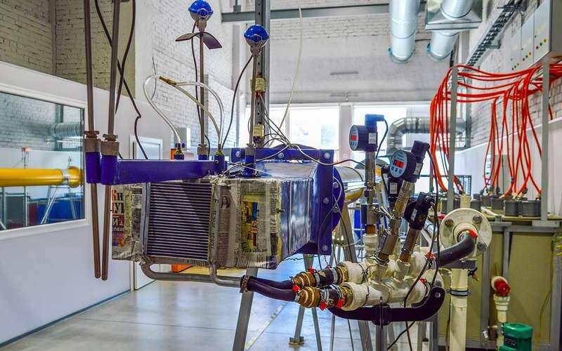    Главный стенд предназначен для проверки теплоотдачи, гидравлического и аэродинамического сопротивления.