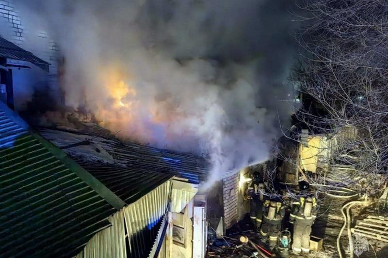    МЧС / При пожаре в мебельном цехе обошлось без пострадавших