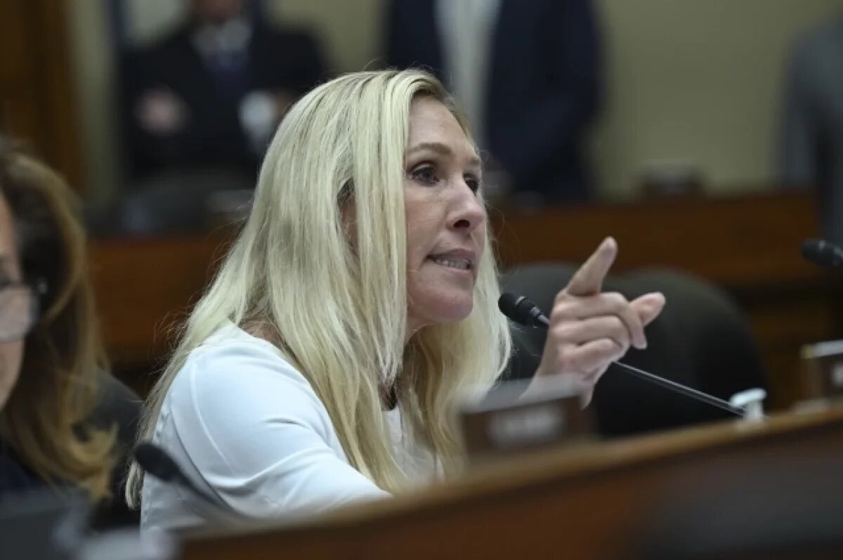    Тейлор Грин: передача Байденом ядерного оружия Украине станет госизменой