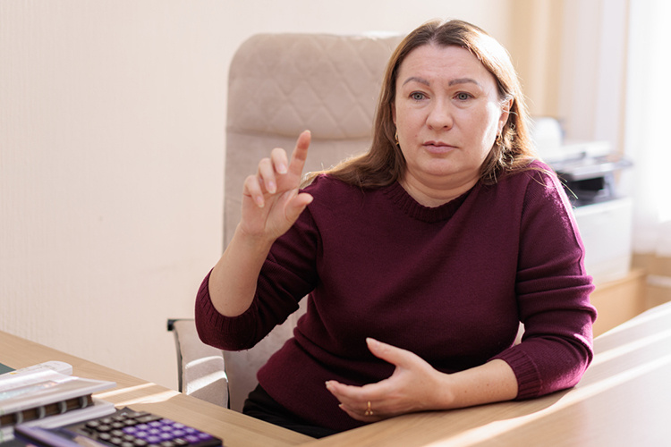    Алия Багаутдинова: «Переработкой и утилизацией отходов я занимаюсь более 10 лет. С каждым годом мне все больше и больше нравится моя работа».   
Фото: Сергей Елагин