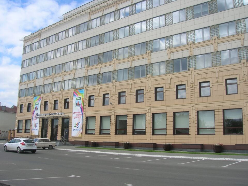    Здание администрации Барнаула . Источник: barnaul.org