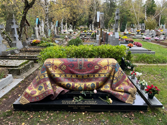 Могила Рудольфа Нуриева (фото И. Миннуллин)