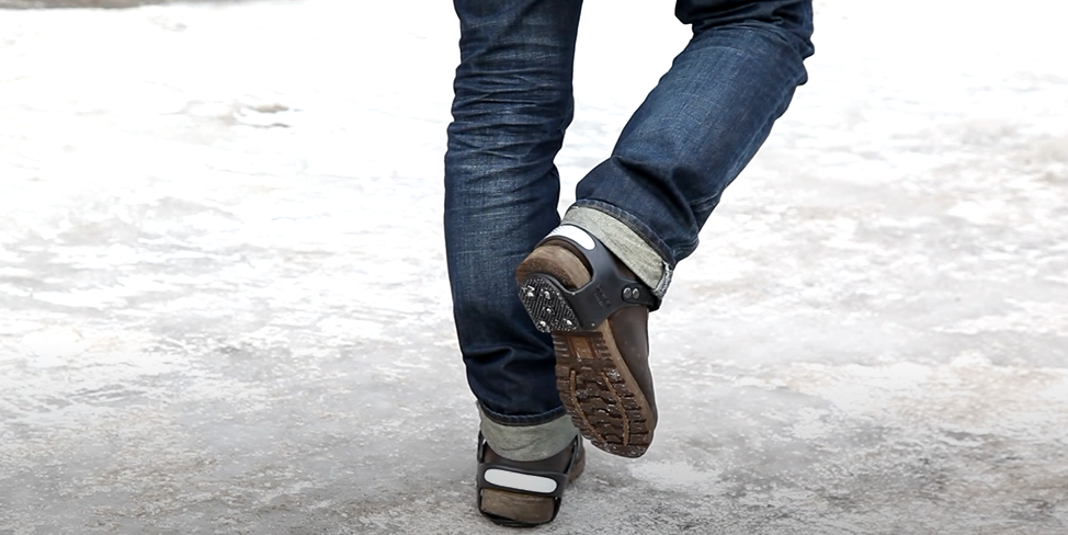 Ледоступы для зимней рыбалки: Безопасность на тонком льду