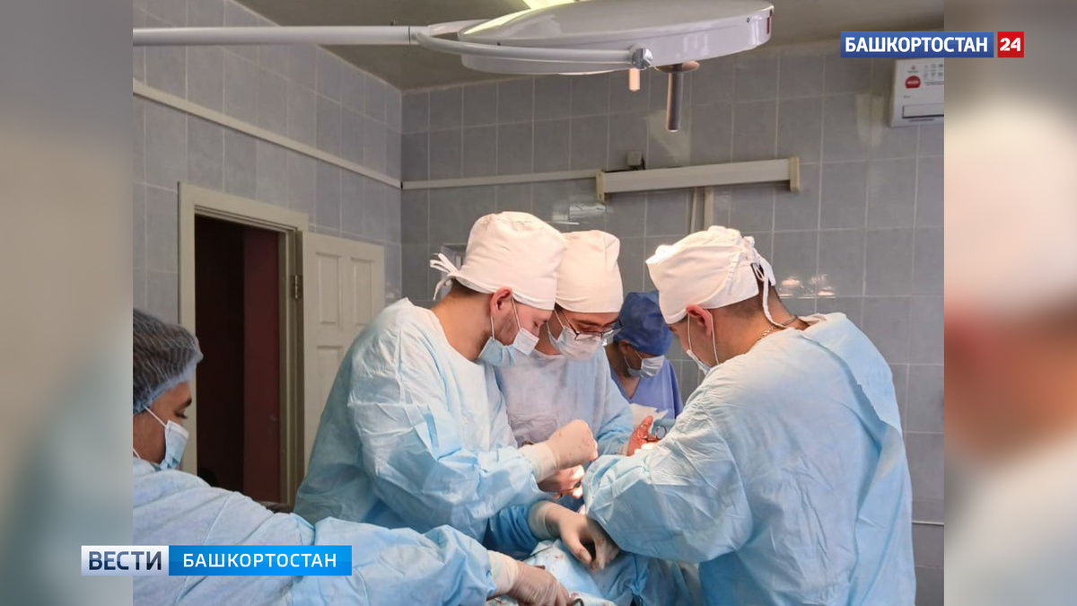    В Башкирии хирурги удалили огромную опухоль у 82-летнего мужчины