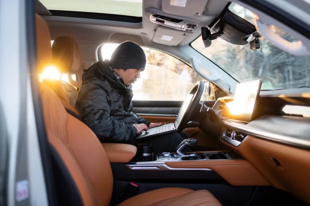 Вот и разбирайся с электроникой в новом китайском автомобиле!