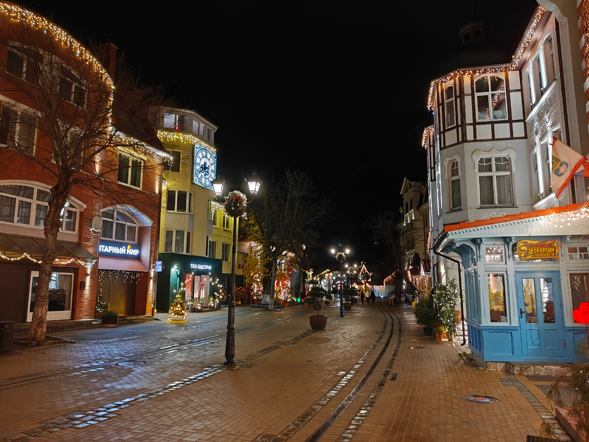 На Курортном проспекте приятно и днем и вечером