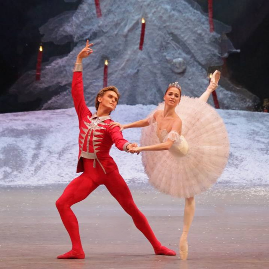 Сцена из спектакля "Щелкунчик"