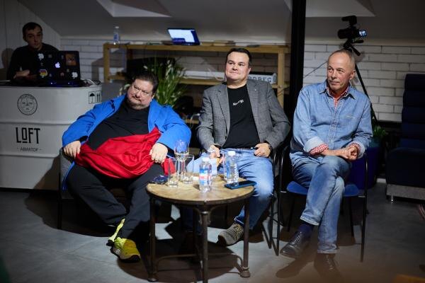 На фо­то сле­ва - ос­но­ватель ООО "Мой Офис" и ООО "Ав­роид" Дмит­рий Ко­мис­са­ров, на фо­то спра­ва - ди­рек­тор мос­ков­ско­го мак­ро­регио­наль­но­го цен­тра АО "Произ­водс­твен­ная фир­ма "СКБ Кон­тур" Ки­рилл Си­ницын