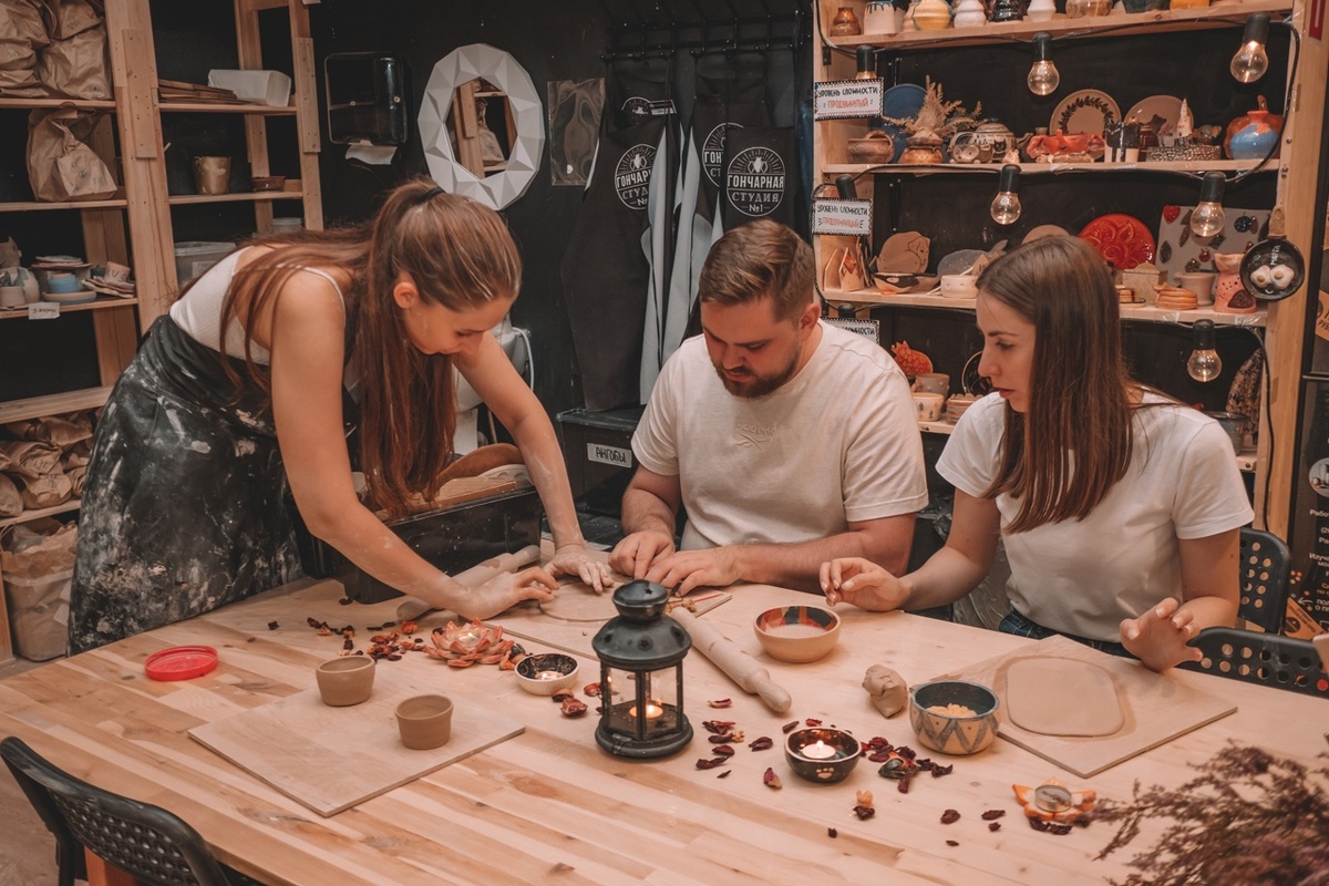 В Гончарной студии № 1 в Новосибирске приятная, душевная и располагающая к творчеству атмосфера.