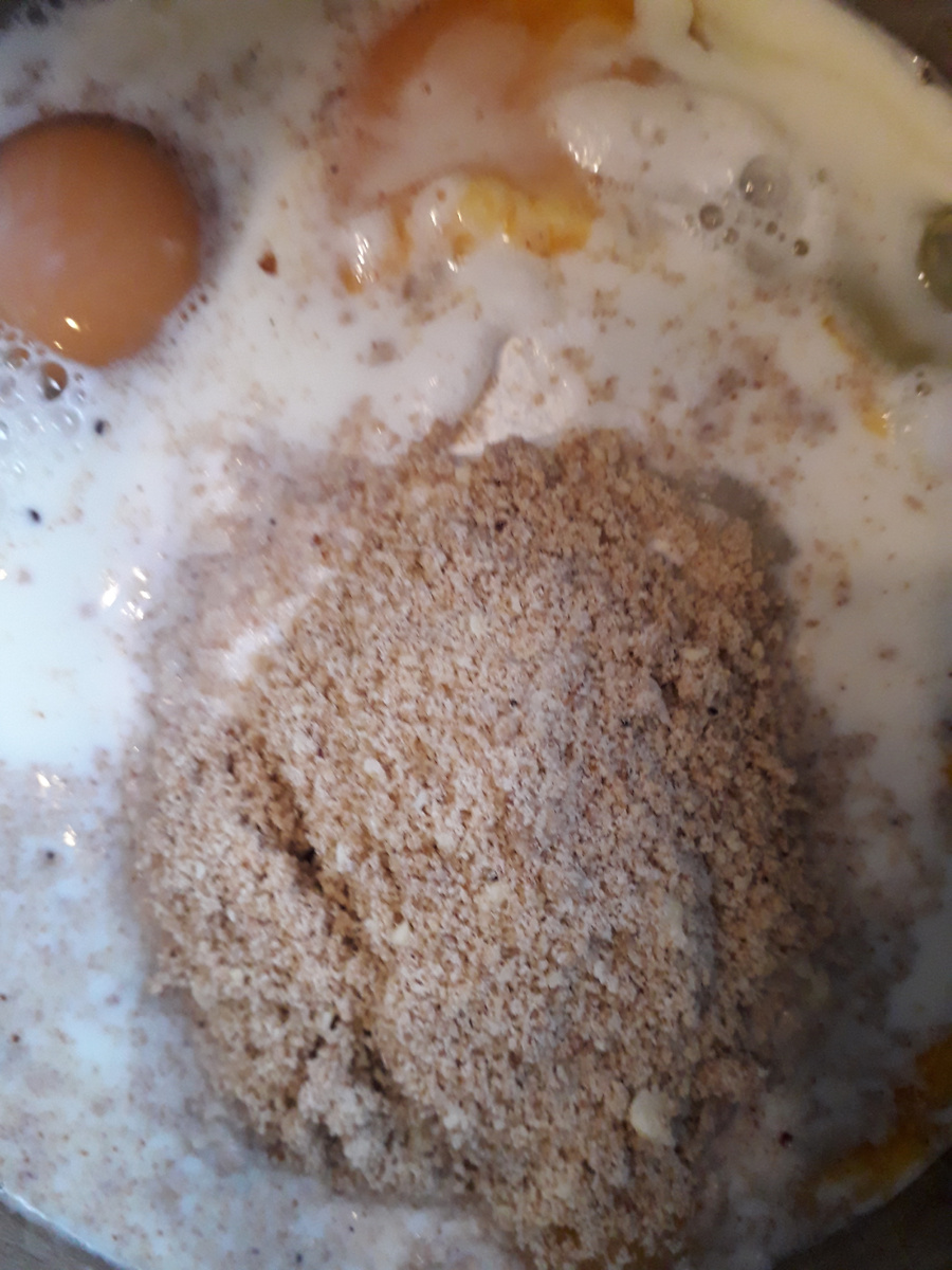 Фото 2. Ингредиенты пункта 1 (далее – миндально-молочная смесь)