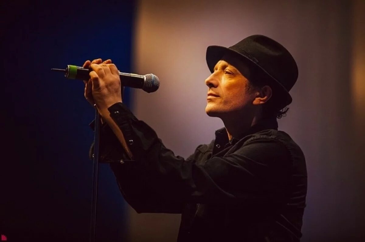    Директор певца Глеба Самойлова не стал комментировать отмену концертов