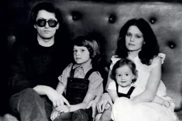    Даниил Градский с родителями и сестрой. Фото: ТВЦ