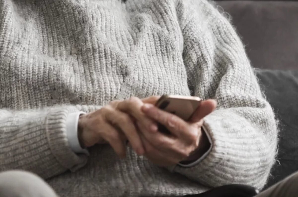    Пенсионер перевёл мошенникам почти 10 миллионов рублей