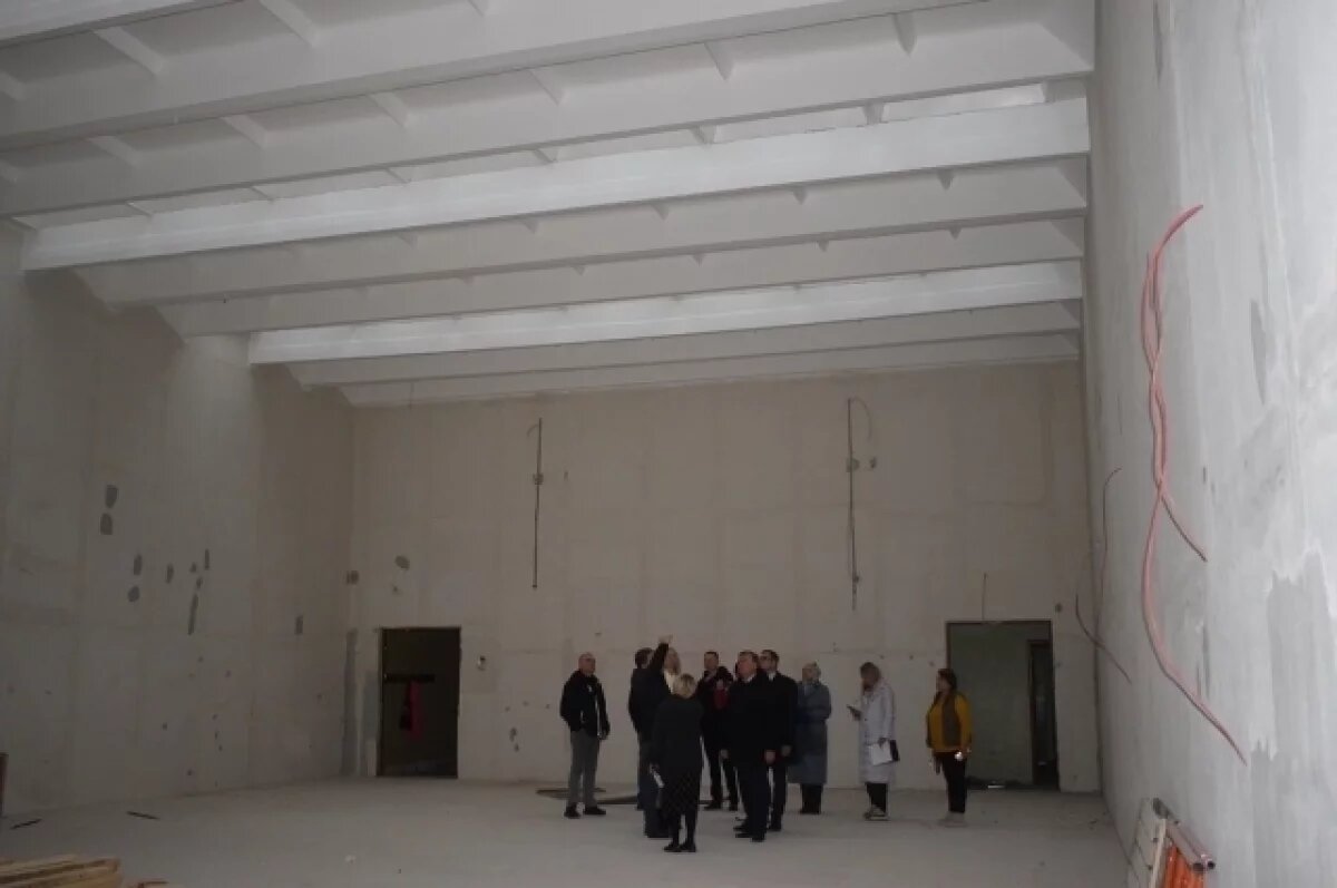    Глава Твери проинспектировал ход работ по ремонту в «Центре образования №49