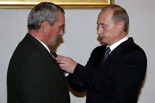    Свой юбилей отмечает оренбургский комбайнёр Герой Российской Федерации Вячеслав Чернуха Антон Пичурин