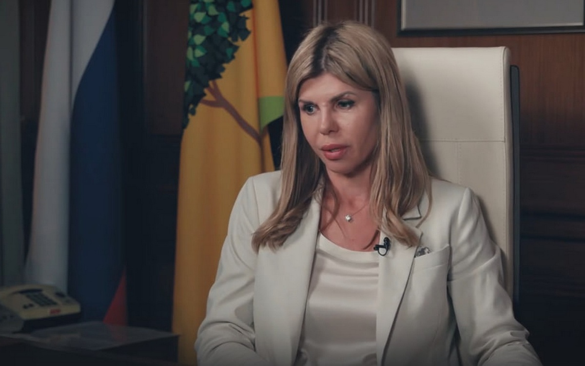    Сенатор РФ от Липецкой области сыграла главную роль в документальном фильме «Мамы и дети» Скриншот из тизера к фильму «Мамы и дети»