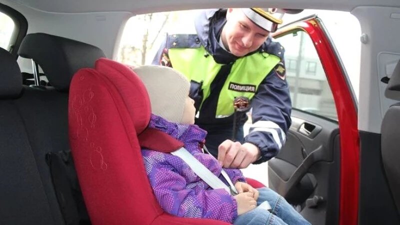     Особое внимание при передвижении на автомобиле нужно уделять безопасности детей. Источник: Телеграм-канал Госавтоинспекции Алтайского края.