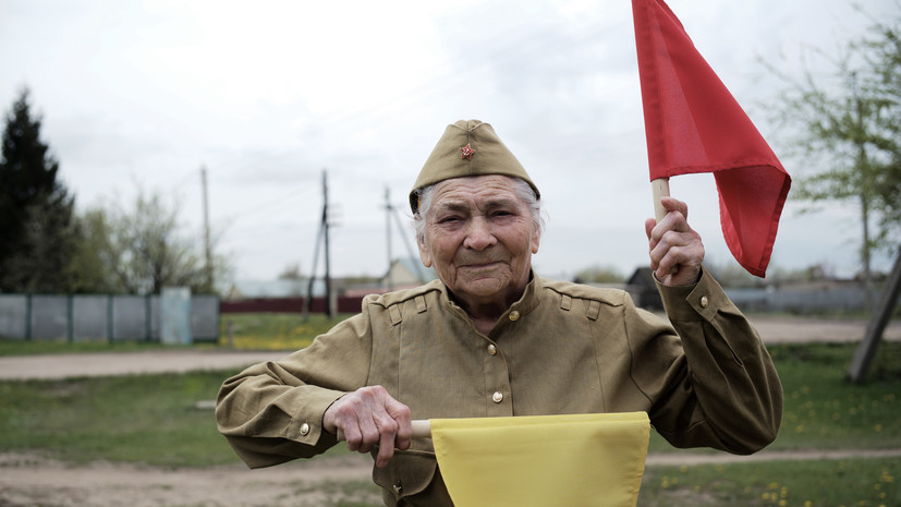     О смерти знаменитой регулировщицы Победы сообщил губернатор Саратовской области Роман Бусаргин. По его информации, Лиманская скончалась ночью 26 ноября в возрасте 100 лет. «Мария Филипповна — удивительный человек с непростой, но яркой судьбой», — отметил глава региона РИА Новости Сергей Пятаков