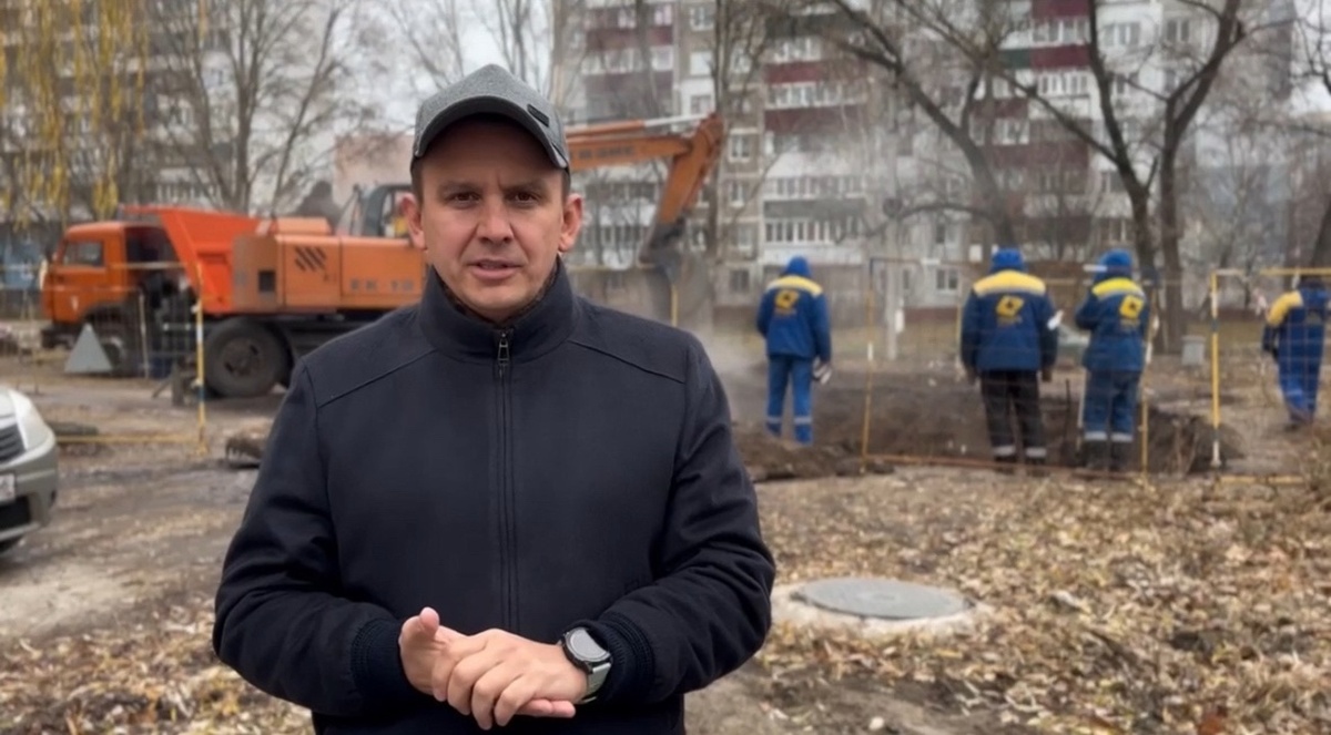    Глава Курска Игорь Куцак выехал на место аварии на улице Республиканской