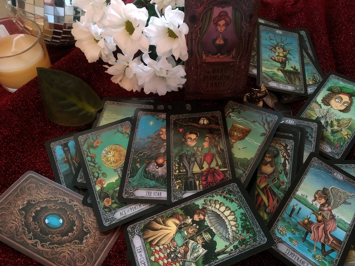Таро Темный особняк - новинка в моей коллекции колод
