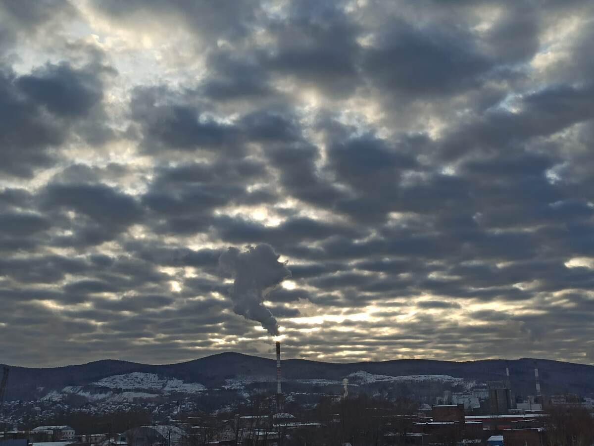 Фото моей дочери. В солнечные дни роскошные закаты. Вчера вечером