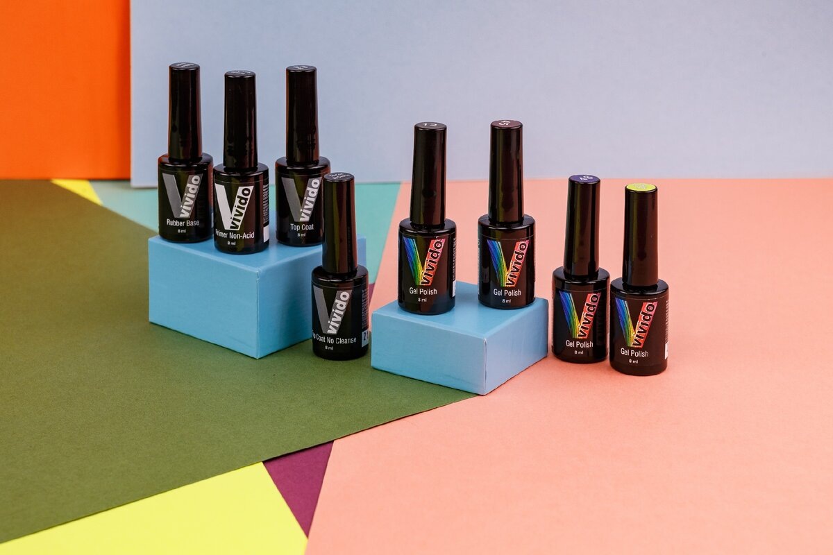 Используйте базу, гель-лак и топ от одного производителя