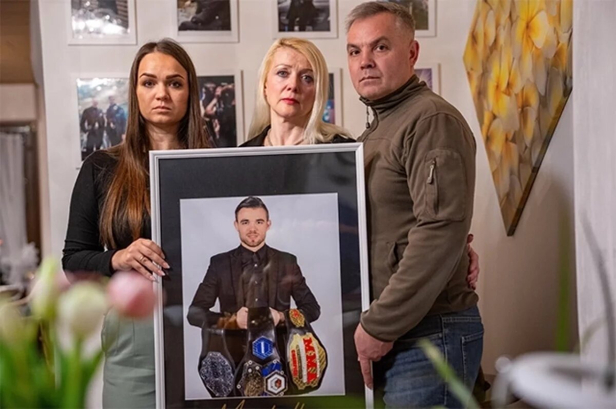    Родители и сестра Михаэля Овсянникова.